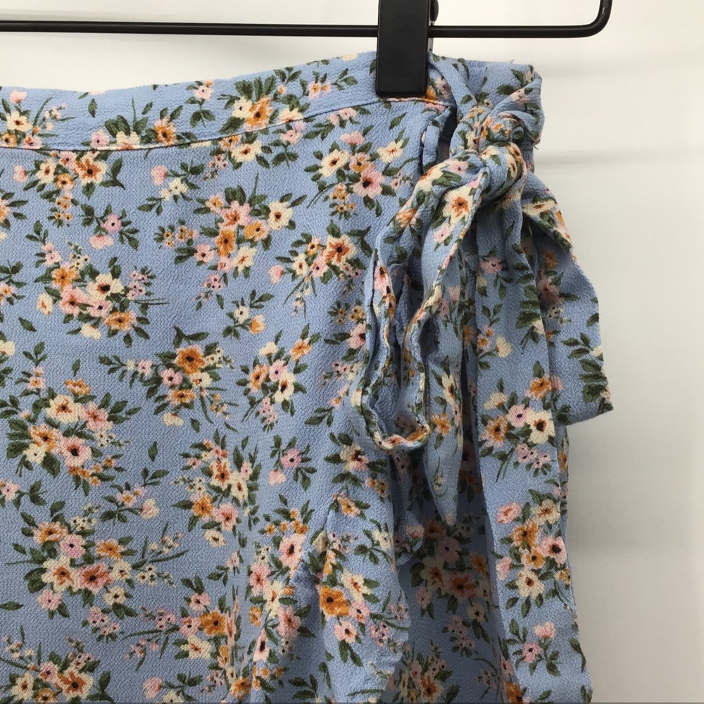 American Eagle Blue Floral Ruffle Mini Wrap Skirt Small Elastic Back Boho Summer - Picture 2 of 11